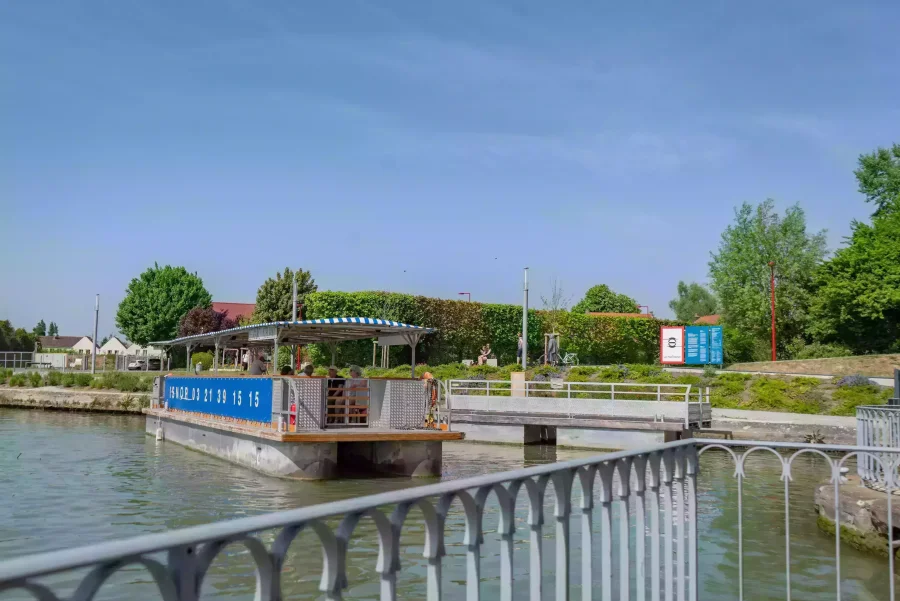 Visite en bateau sur le canal de Neuffossé